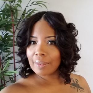 Meet your Posher, Denekia